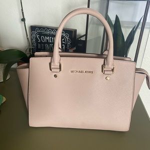 Michael Kors Selma handbag